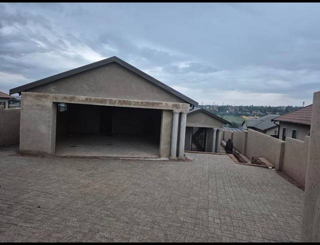 5 BEDROOM HOUSE FOR SALE IN WILFORDON